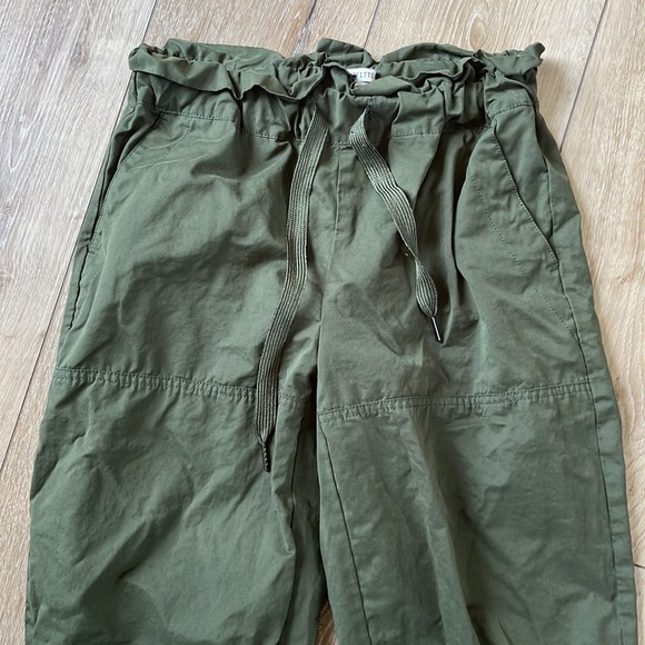 Urban Outfitters High-Waisted Paperbag Waist Jogger Pants Green - Picture 3 of 13